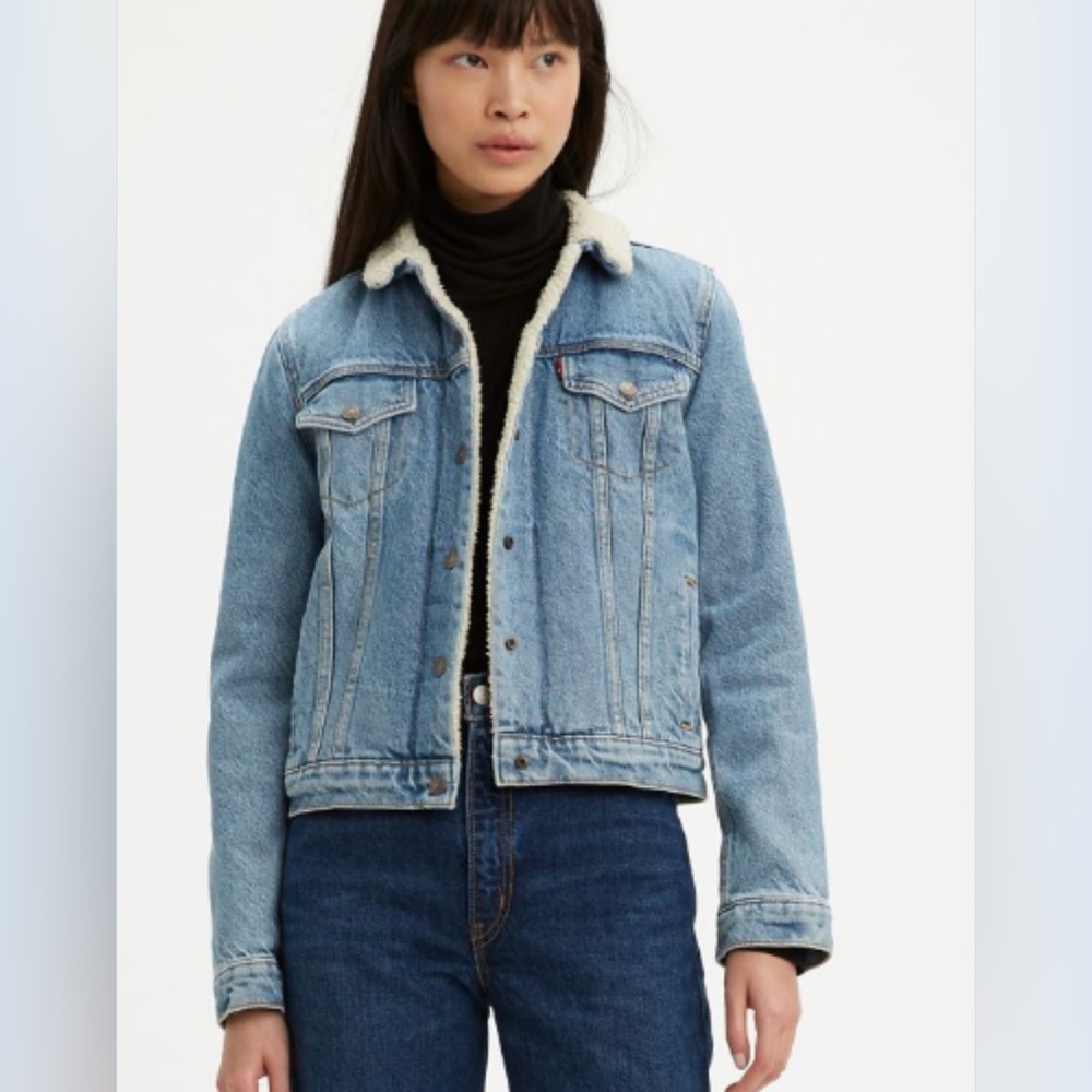 BNWOT Levi’s Original Sherpa Trucker Jacket, Women’s, Size L